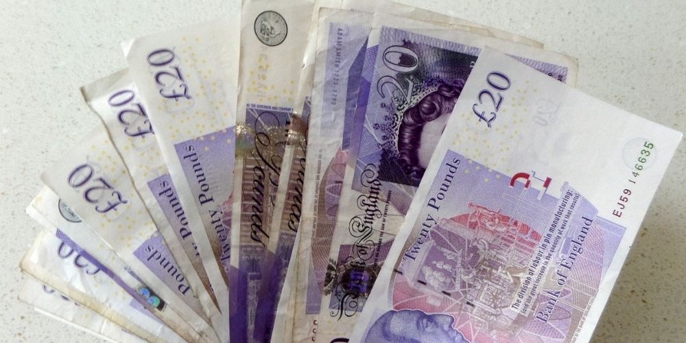 Stare banknoty £20 i £50 stracą wkrótce swoją ważność